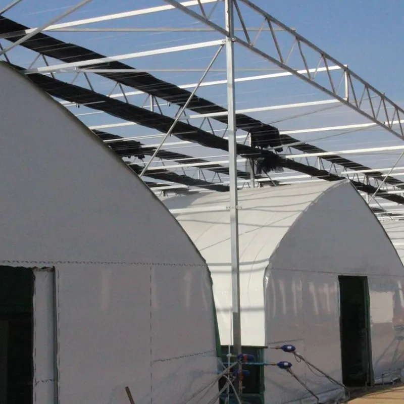 Serra solare ad arco circolare per accumulo di calore